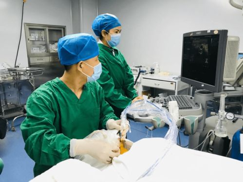 乳腺癌-洗澡自摸发现肿块，超声提示BI-RADS 4类