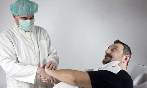 夜尿多-夜尿三四次当肾虚，泌尿外科查出前列腺增生压迫尿道