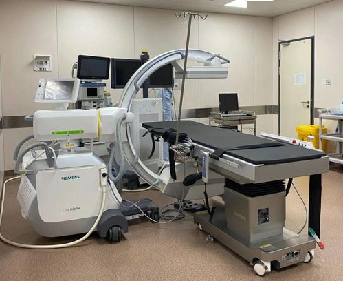 ERCP：十二指肠镜下给胆管取石头、放支架