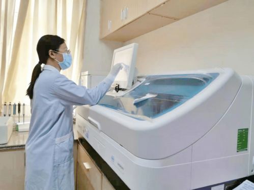 24小时动态心电图：背一天心电图能查出什么？什么时候该做这个检查