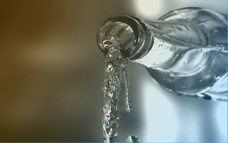 一天喝8杯水会水中毒？真相颠覆认知