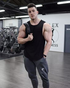 健身房新手练什么？这个全身训练计划适合你