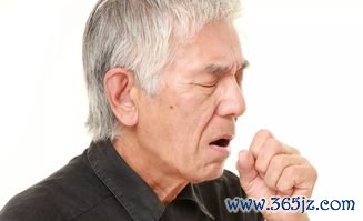 咯血：咳出整口鲜血，赶紧去医院别耽搁