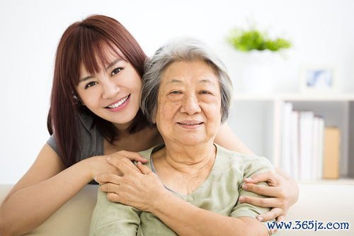 口有肉瓣摸起来软软的到底是不是处女膜痕