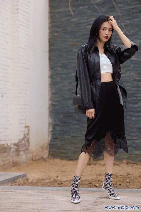 外阴炎用什么药膏红霉素软膏还是氢化可的松