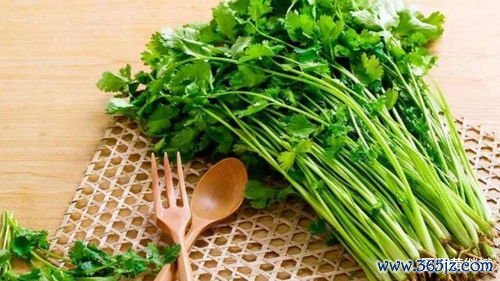 后下芳香挥发药，薄荷砂仁钩藤后下几分钟