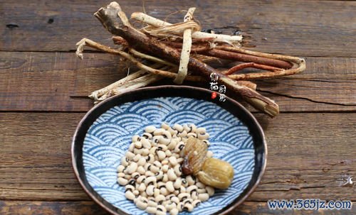 芦根清热生津，芦根茅根汤治热病烦渴