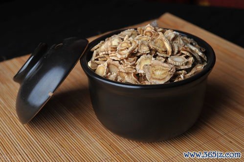 草果截疟，草果知母汤