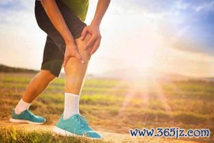 晨僵：早晨关节僵硬，活动后好转